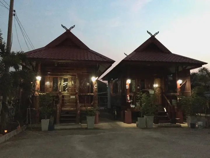 Нанг-Ронг: Ruenmai Homestay