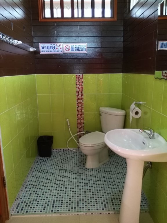 Нанг-Ронг: Ruenmai Homestay