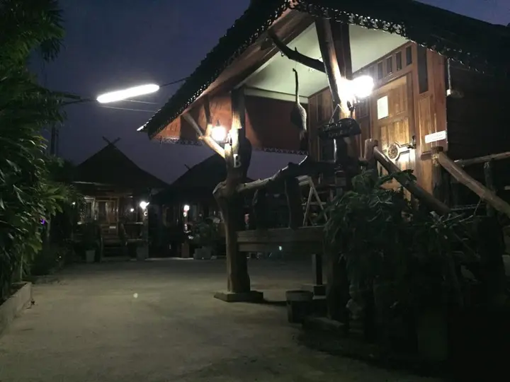 Нанг-Ронг: Ruenmai Homestay