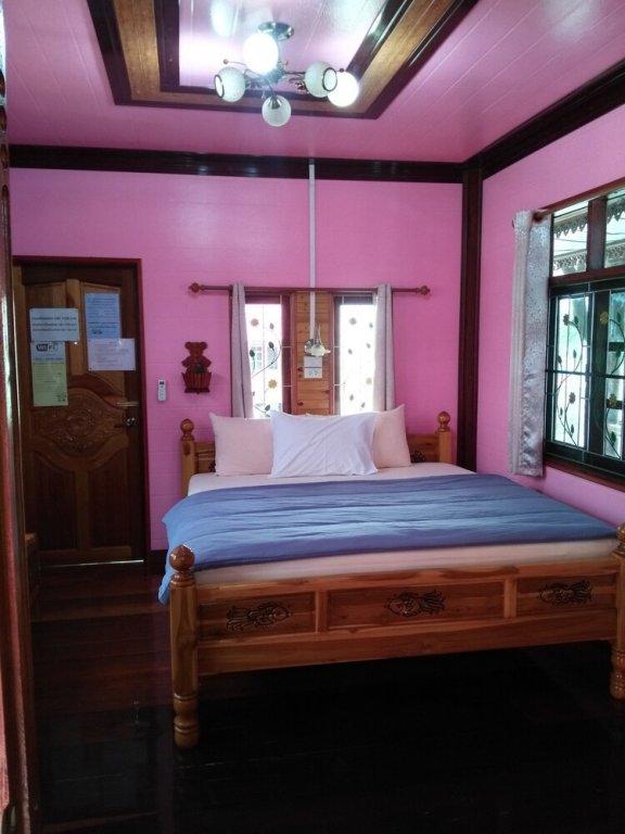 Нанг-Ронг: Ruenmai Homestay