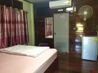 Нанг-Ронг: Ruenmai Homestay