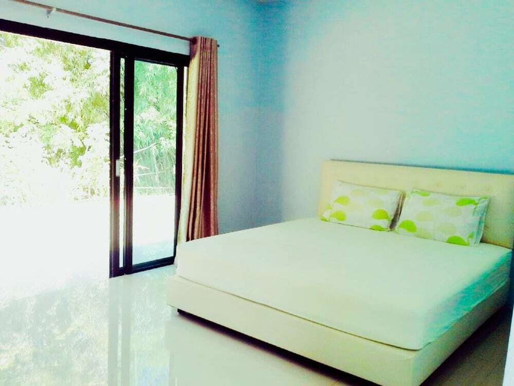 Тхат-Пханом: Tara Resort Nakae Renu