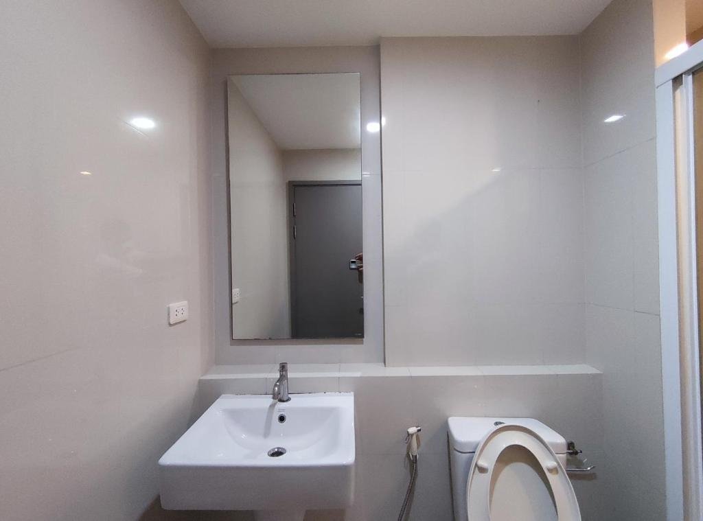 Паттайя: Many Holiday The Base Condo