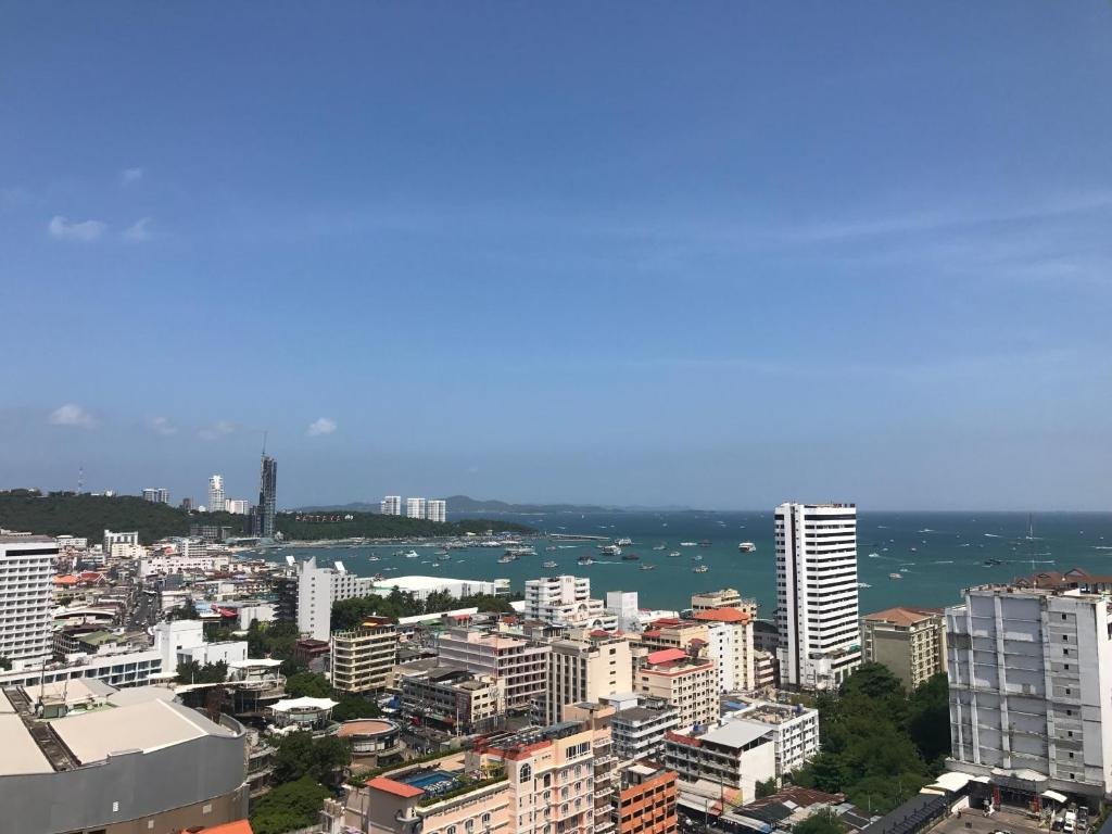 Паттайя: Many Holiday The Base Condo