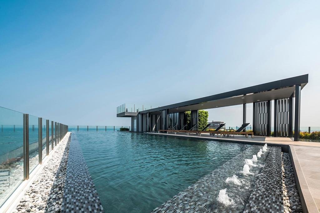 Паттайя: Many Holiday The Base Condo