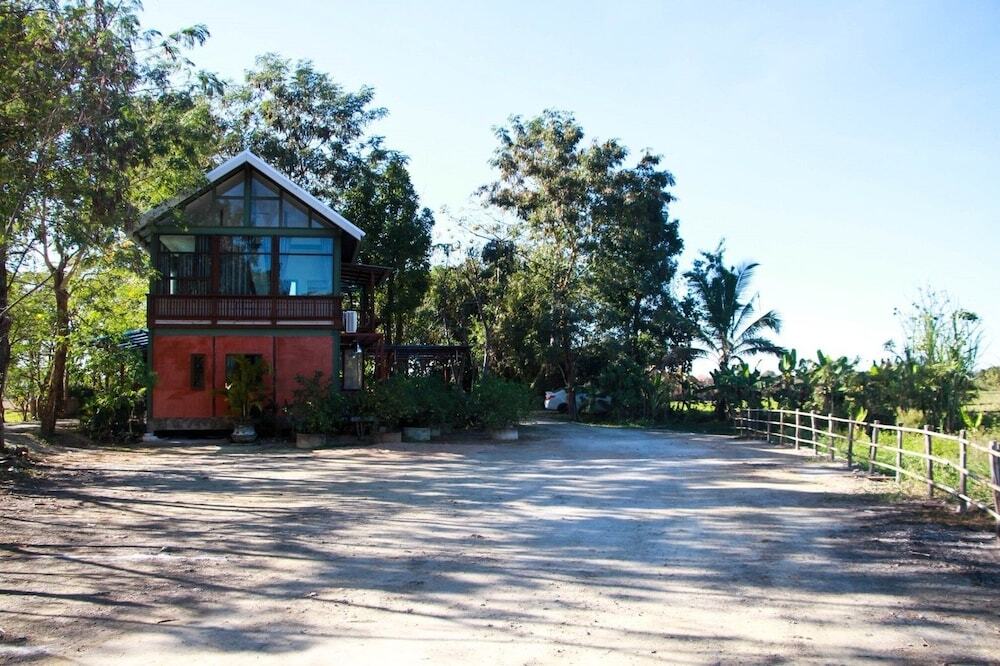 Сан-Кампаенг: Phu Mi Lum Nao House