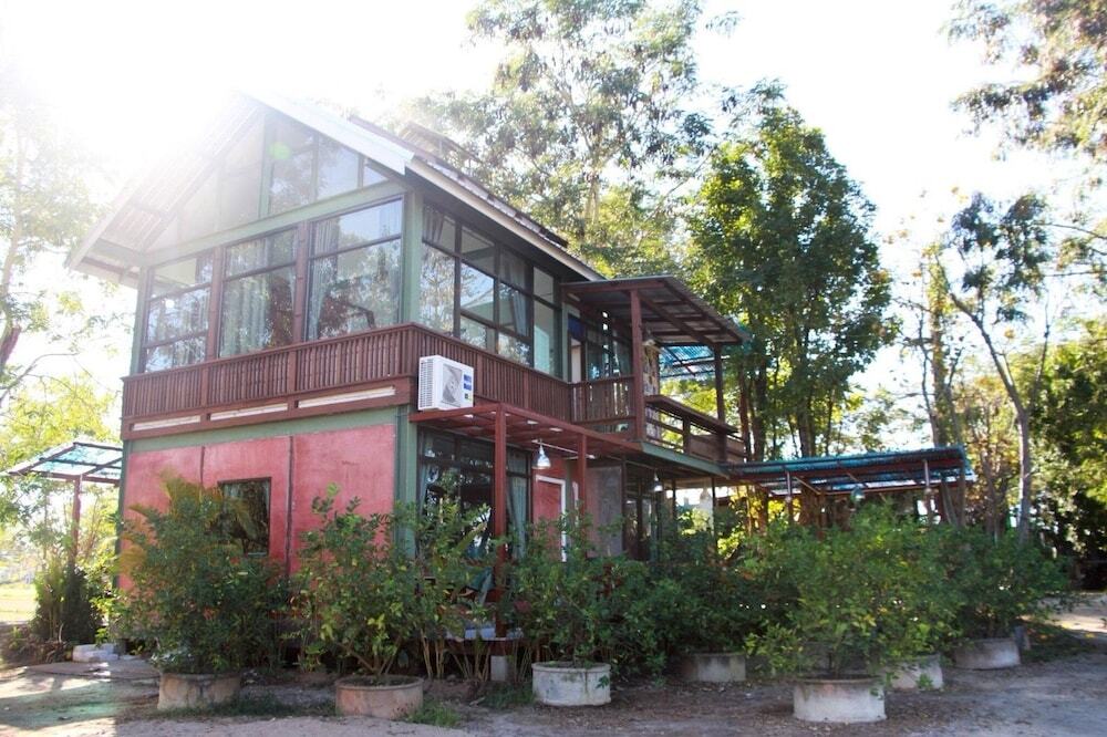 Сан-Кампаенг: Phu Mi Lum Nao House