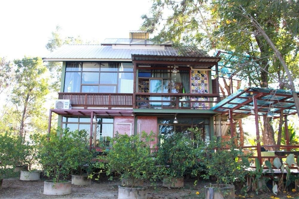 Сан-Кампаенг: Phu Mi Lum Nao House