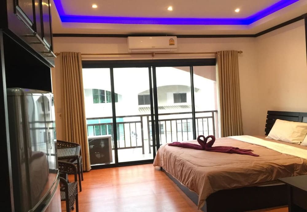 Паттайя: K&J Apartment