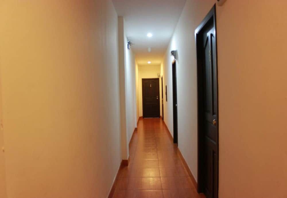 Паттайя: K&J Apartment