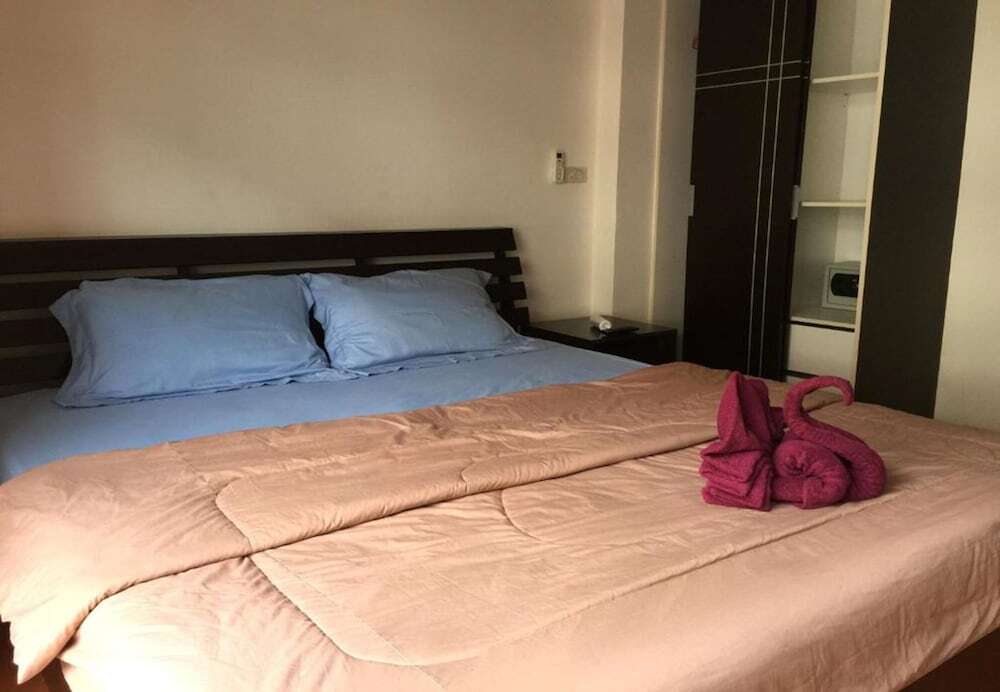 Паттайя: K&J Apartment
