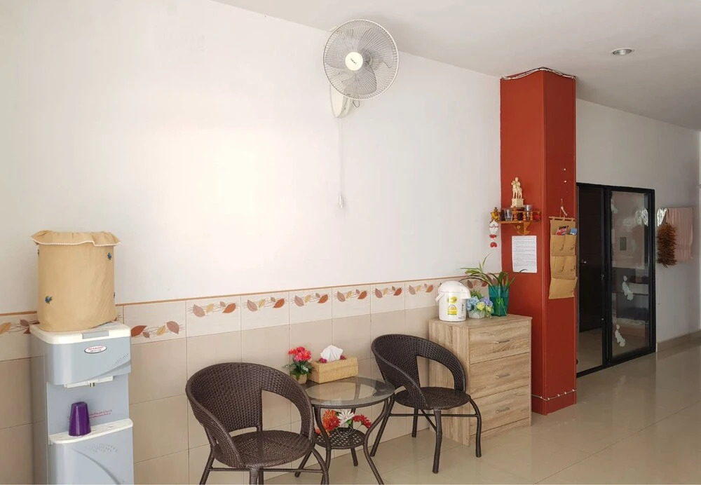 Паттайя: K&J Apartment