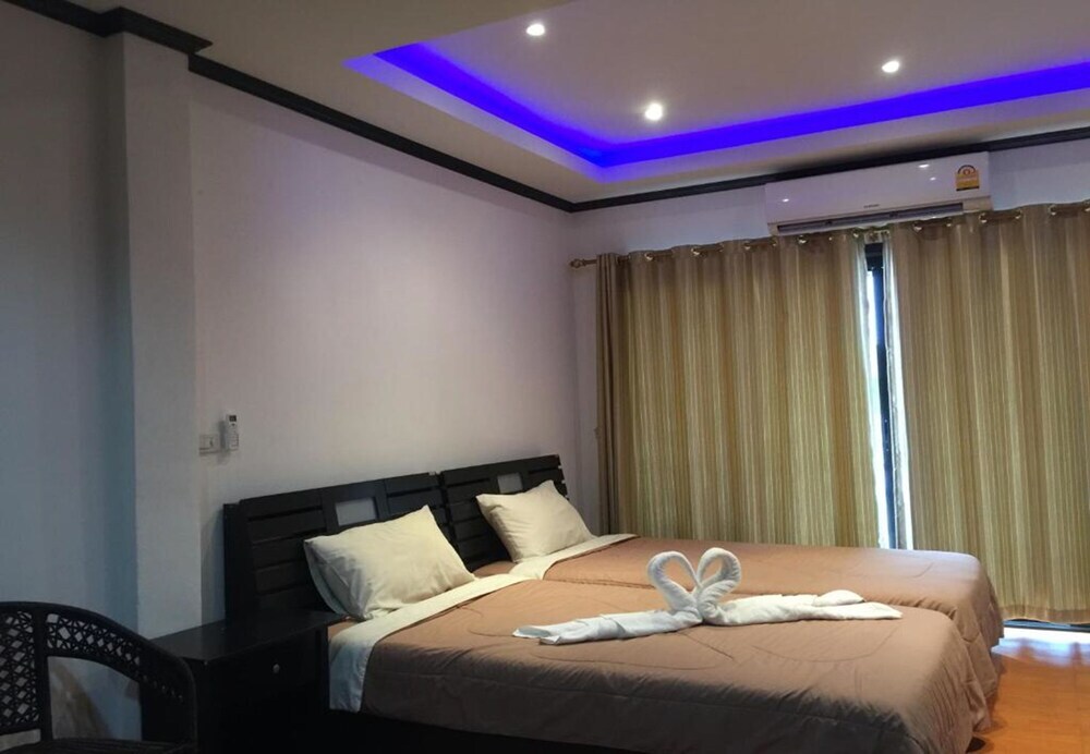 Паттайя: K&J Apartment