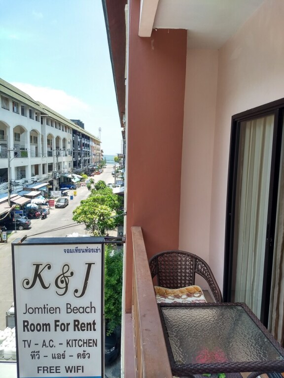 Паттайя: K&J Apartment