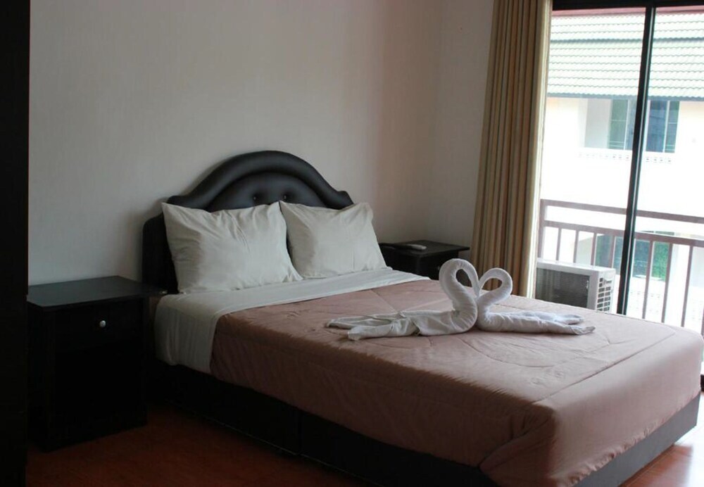 Паттайя: K&J Apartment