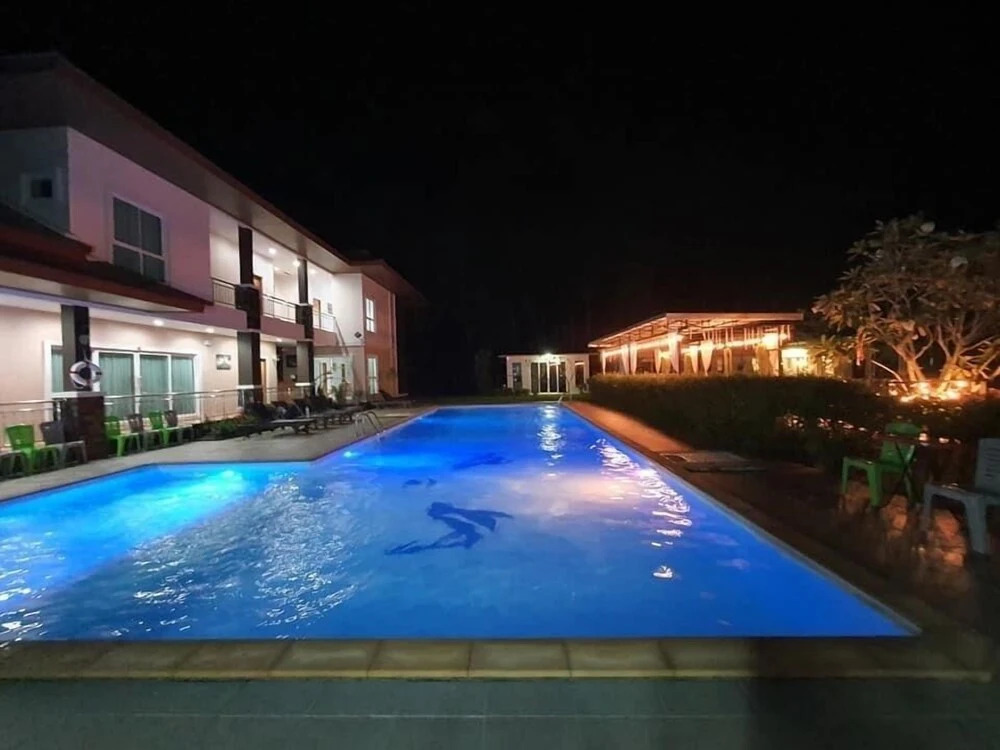 Лансака: Pool House Lanska