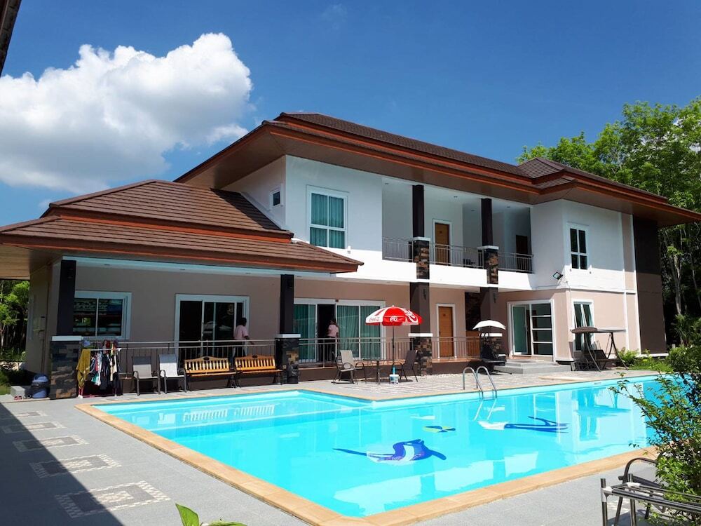 Лансака: Pool House Lanska