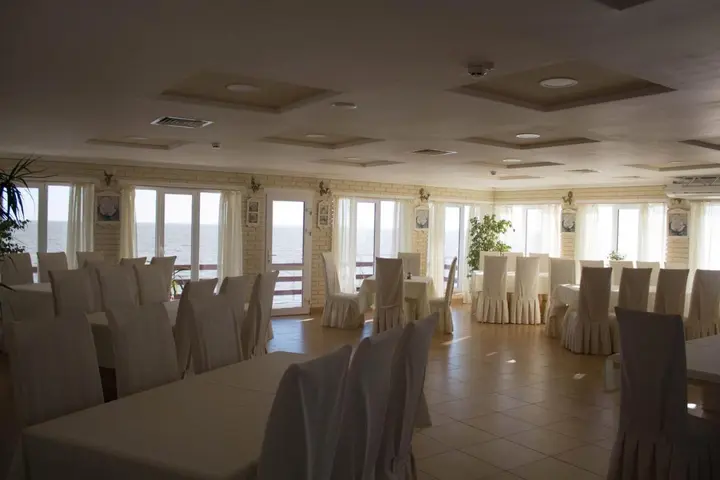 Ейск: Отель Торнадо