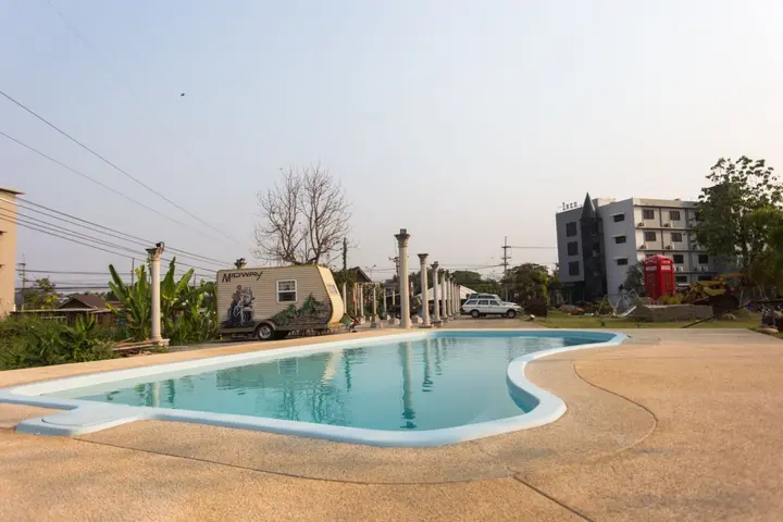 Пхитсанулок: Iron Resort&Hotel