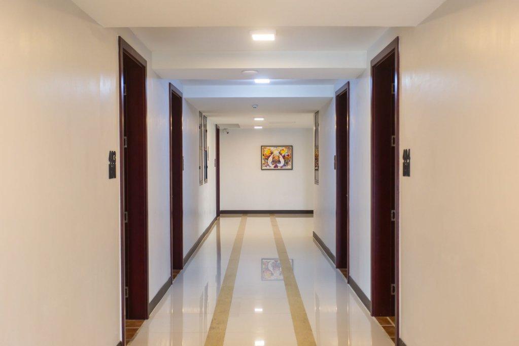 Пхитсанулок: Iron Resort&Hotel