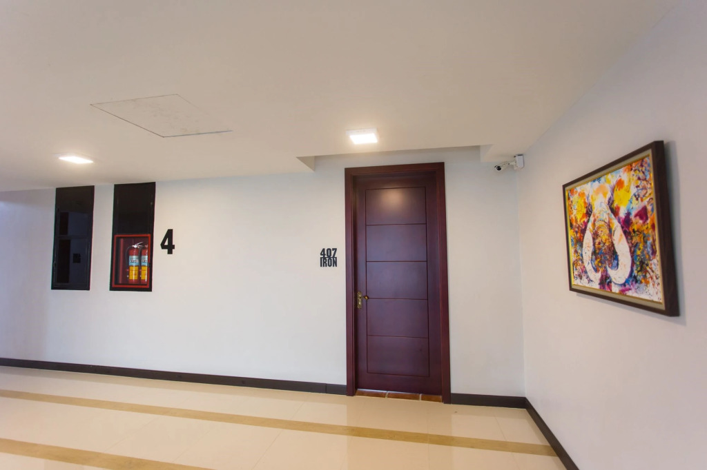 Пхитсанулок: Iron Resort&Hotel