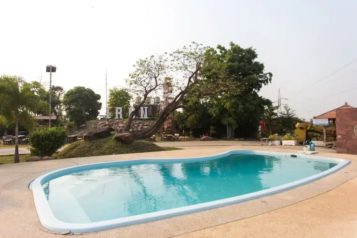 Пхитсанулок: Iron Resort&Hotel