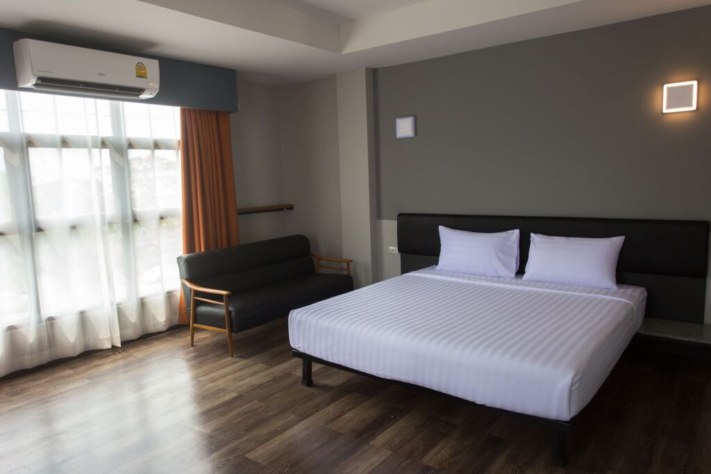 Пхитсанулок: Iron Resort&Hotel