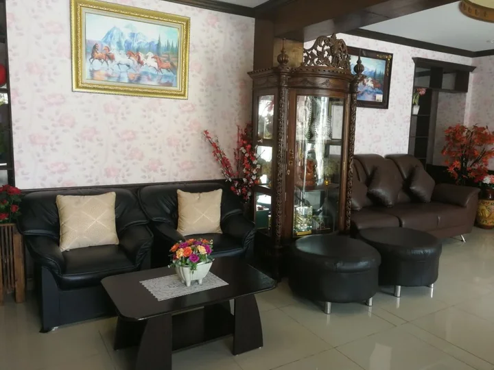 Лопбури: Home Sweet Home Place