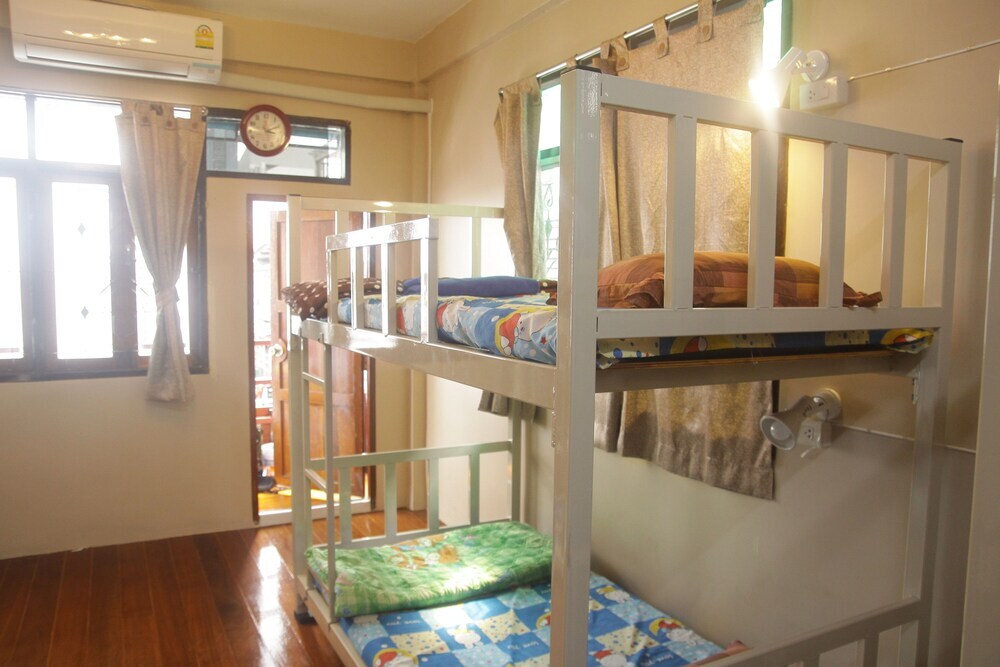 Бангкок: 5 Minute Hostel