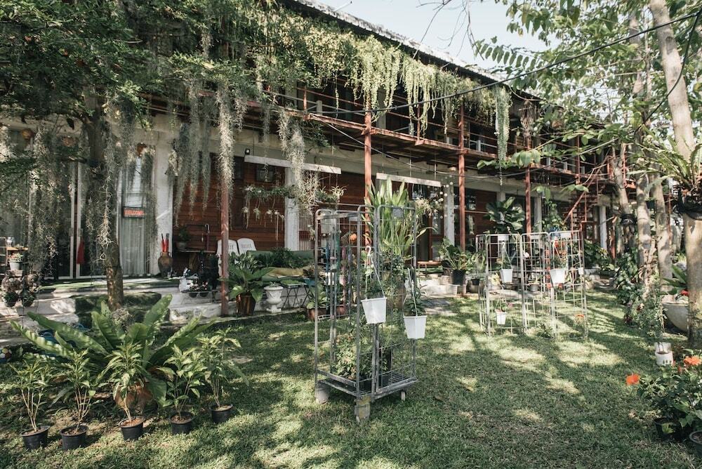 Накхон-Чай-Си: Samlee's House