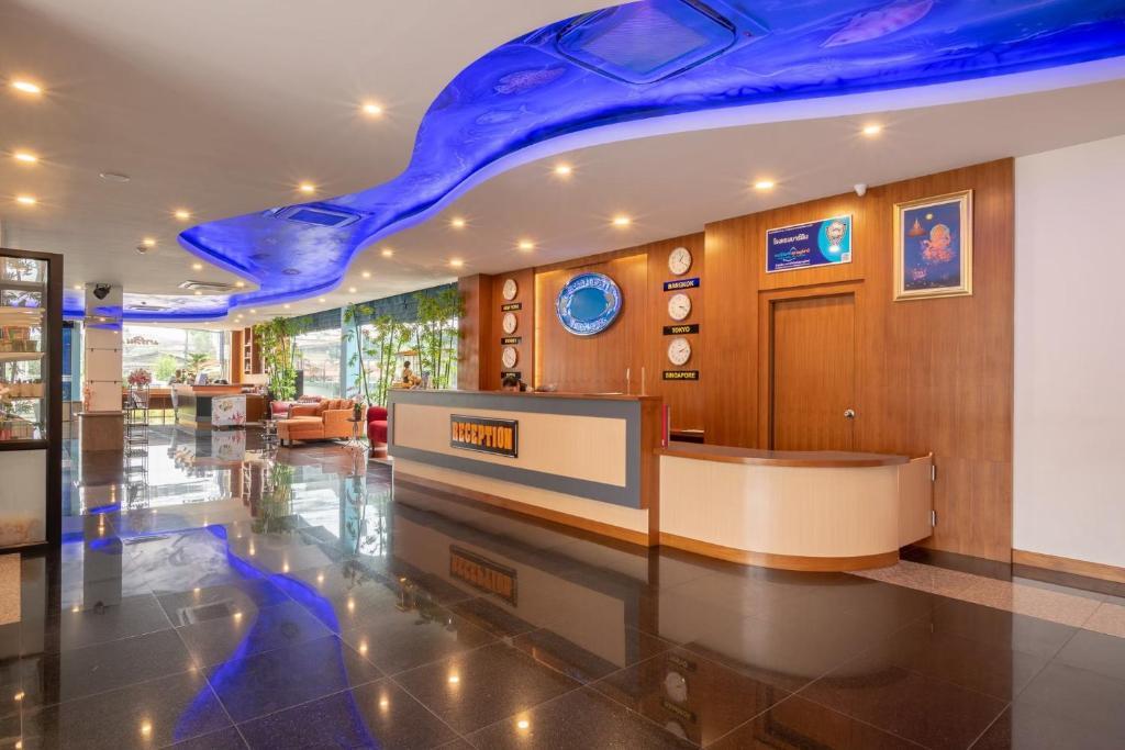 Сураттхани: Marlin Hotel