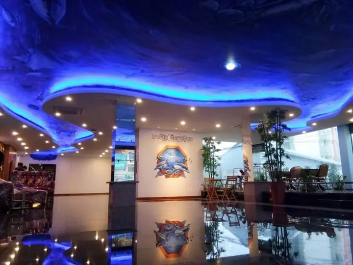 Сураттхани: Marlin Hotel