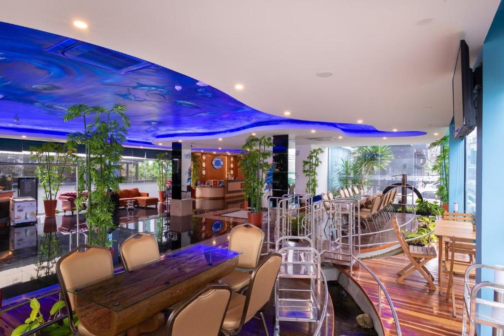 Сураттхани: Marlin Hotel