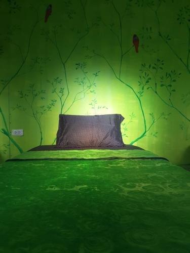 Ко Чанг: Bee Sleep Hostel Lonely Beach - Adults Only