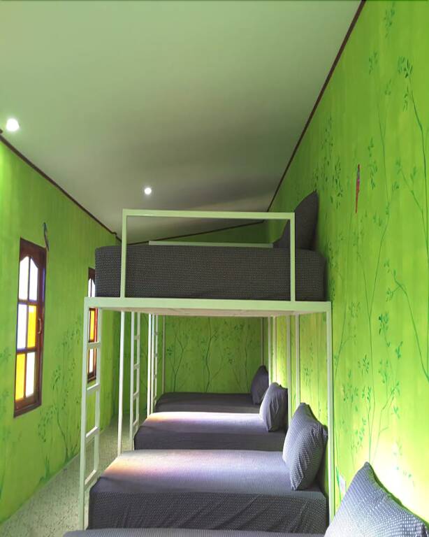 Ко Чанг: Bee Sleep Hostel Lonely Beach - Adults Only