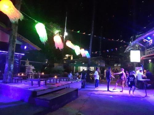 Ко Чанг: Bee Sleep Hostel Lonely Beach - Adults Only