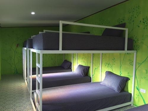 Ко Чанг: Bee Sleep Hostel Lonely Beach - Adults Only