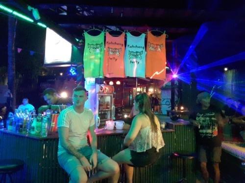 Ко Чанг: Bee Sleep Hostel Lonely Beach - Adults Only
