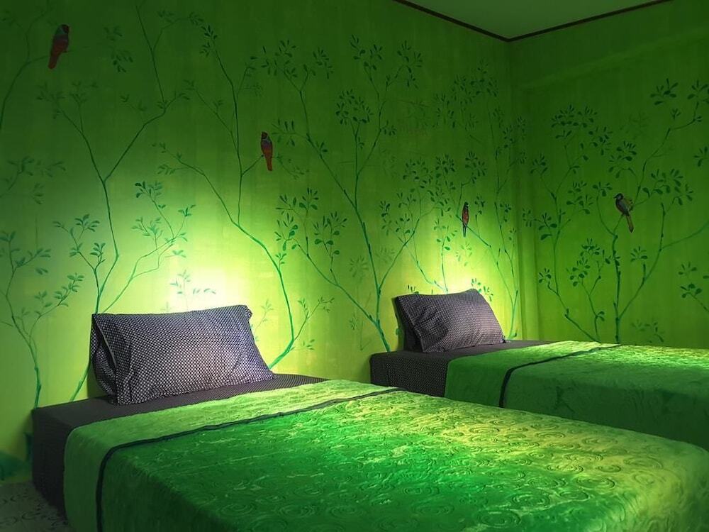 Ко Чанг: Bee Sleep Hostel Lonely Beach - Adults Only