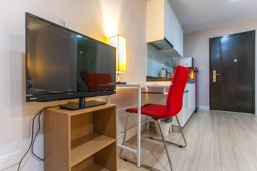 Бангкок: Sukhumvit 64 Pool View Apartment
