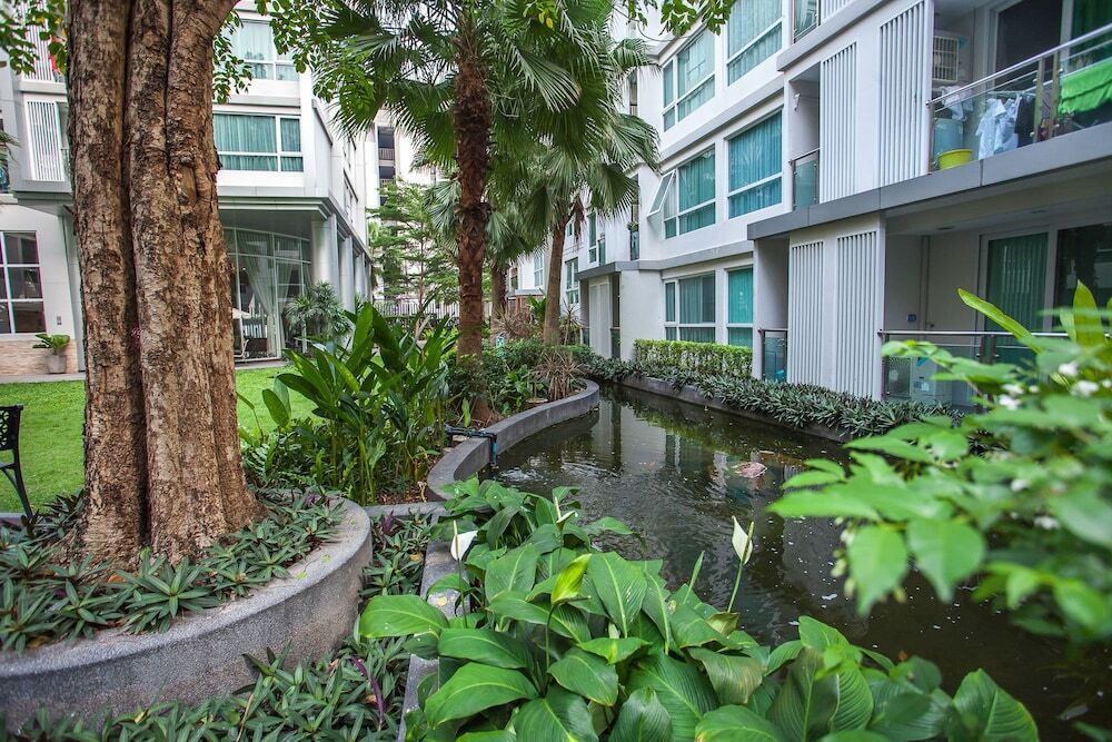 Бангкок: Sukhumvit 64 Pool View Apartment