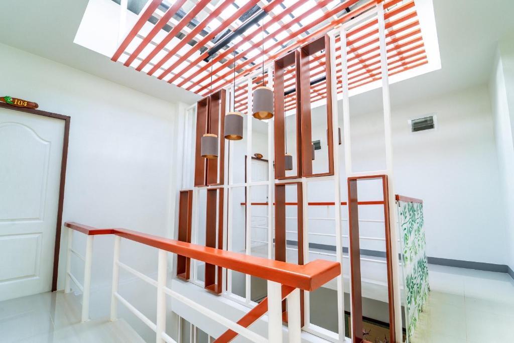 Сураттхани: Mind and Punpun Apartment