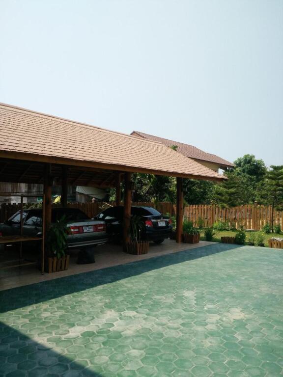 Сан-Кампаенг: Huanmaisakngam Resort