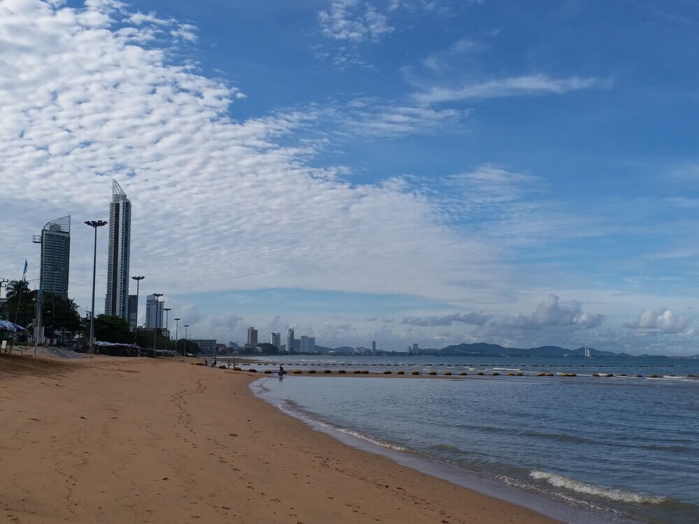 Паттайя: Cetus Beachfront Jomtien