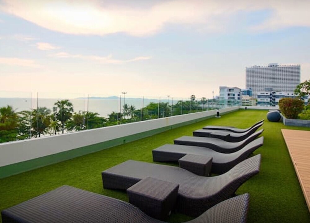Паттайя: Cetus Beachfront Jomtien