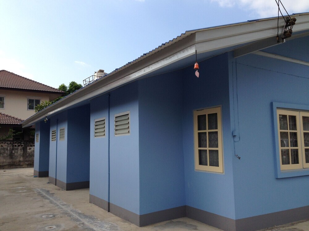 Мэй Джо: Blue Dorm