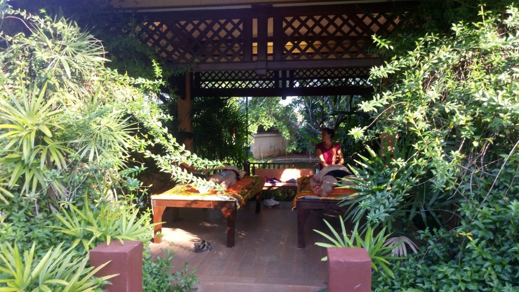 Сам-Рои-Йот: Malee Garden