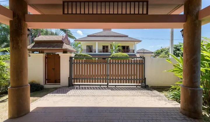 Муанг: BaanManchusa Thai Villa