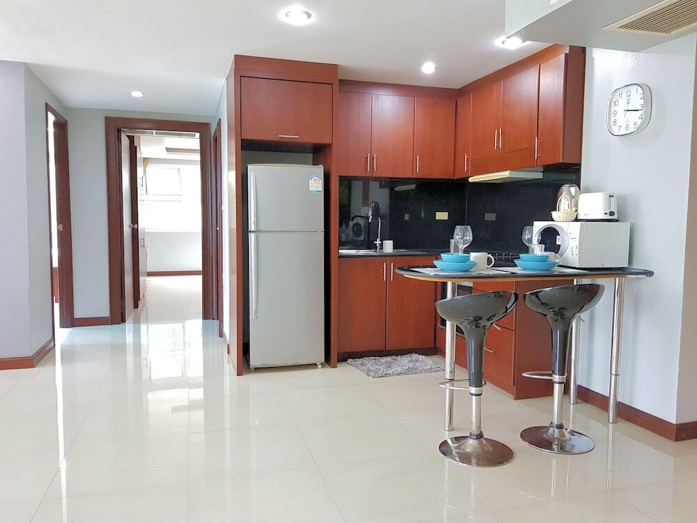 Паттайя: A Large 2 BR-3 Baths 207 Downtown
