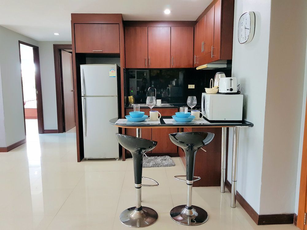 Паттайя: A Large 2 BR-3 Baths 207 Downtown